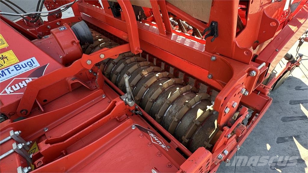 Kuhn HRB302D mit INTEG2-3M مثاقيب