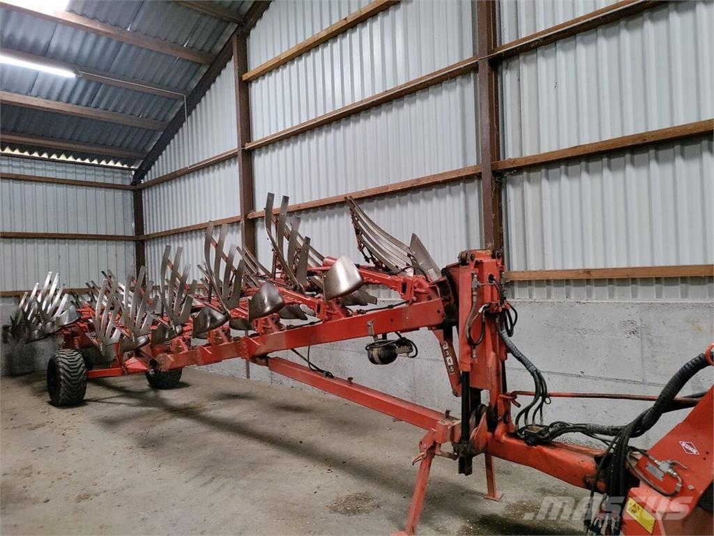 Kuhn Manager 8 NSH Ploughs