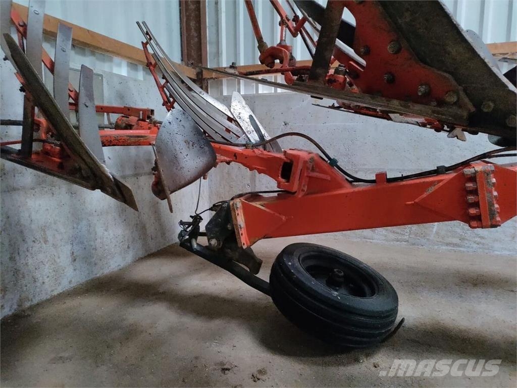 Kuhn Manager 8 NSH Ploughs