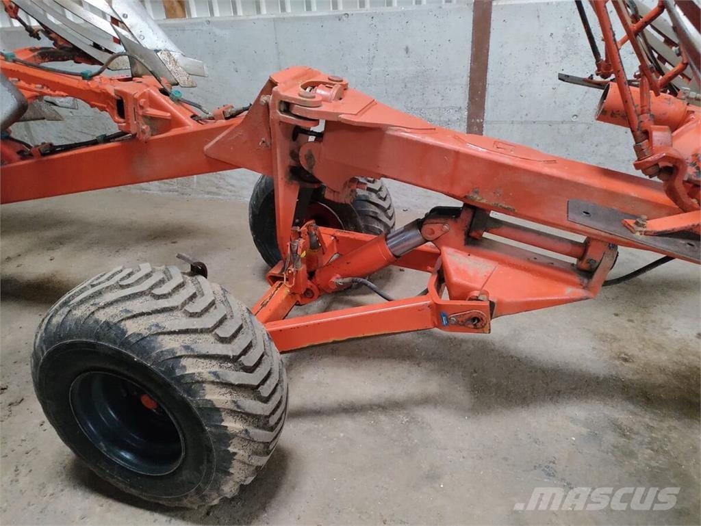 Kuhn Manager 8 NSH Ploughs