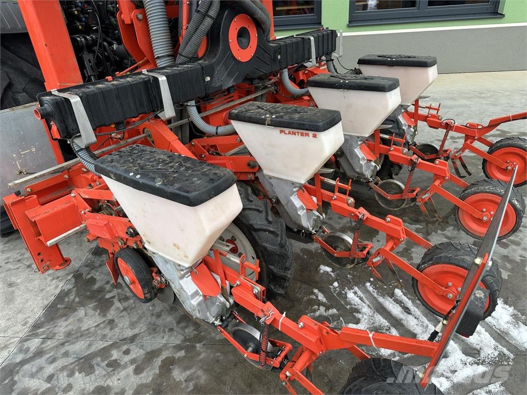 Kuhn Planter 2 8-reihig معدات بذر