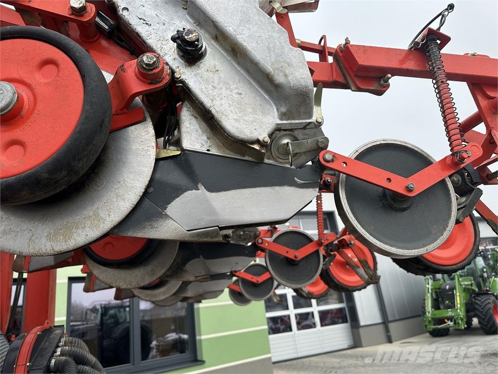 Kuhn Planter 2 8-reihig معدات بذر