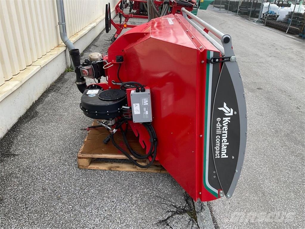Kverneland E-Drill Compact 3 m 드릴