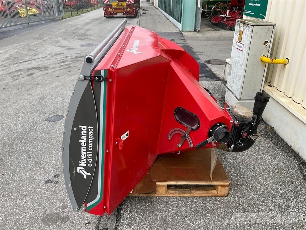 Kverneland E-Drill Compact 3 m 드릴