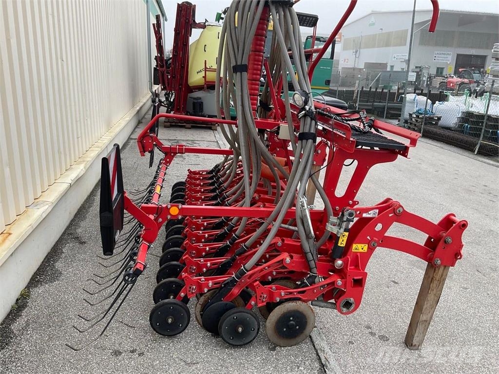 Kverneland E-Drill Compact 3 m 드릴