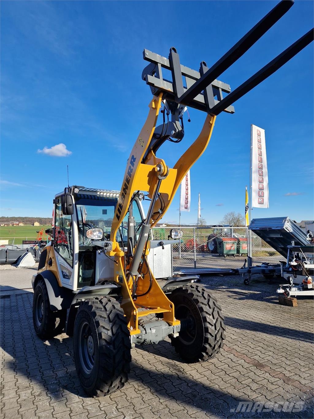 Liebherr L504 Compact mit Österreichpaket لوادر بعجل