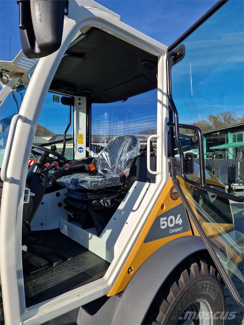 Liebherr L504 Compact mit Österreichpaket لوادر بعجل