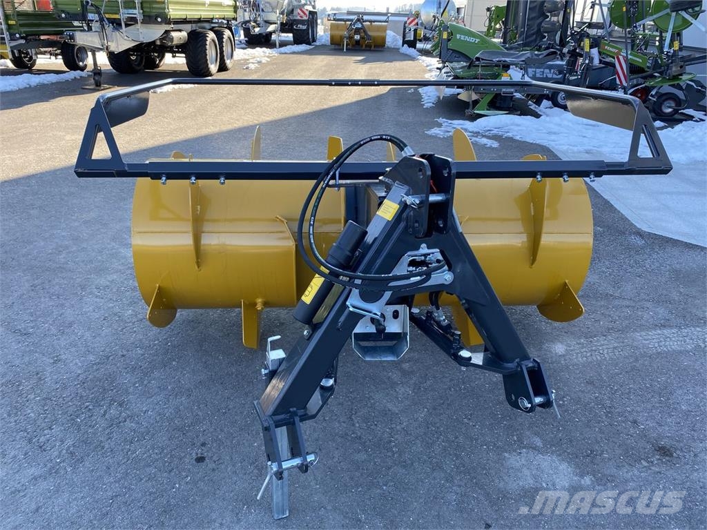 Mammut Siloverteiler SF 205 Titan ماكينات زراعية - غير ذلك