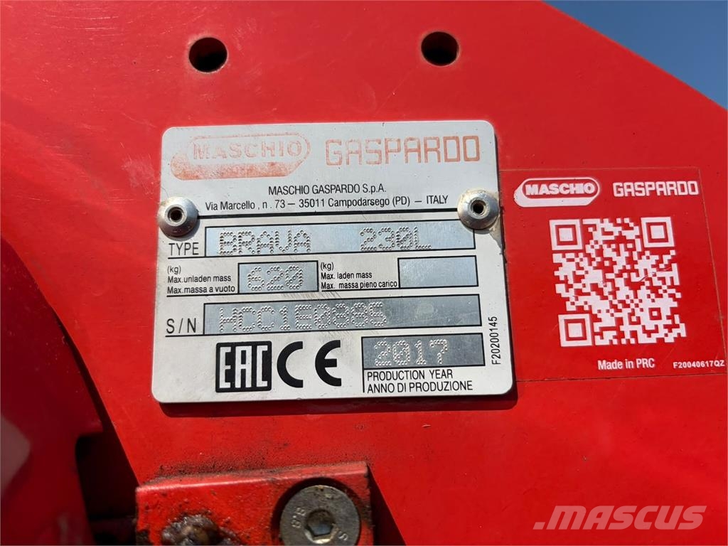 Maschio Brava 230L جزازات وأغطية المراعي