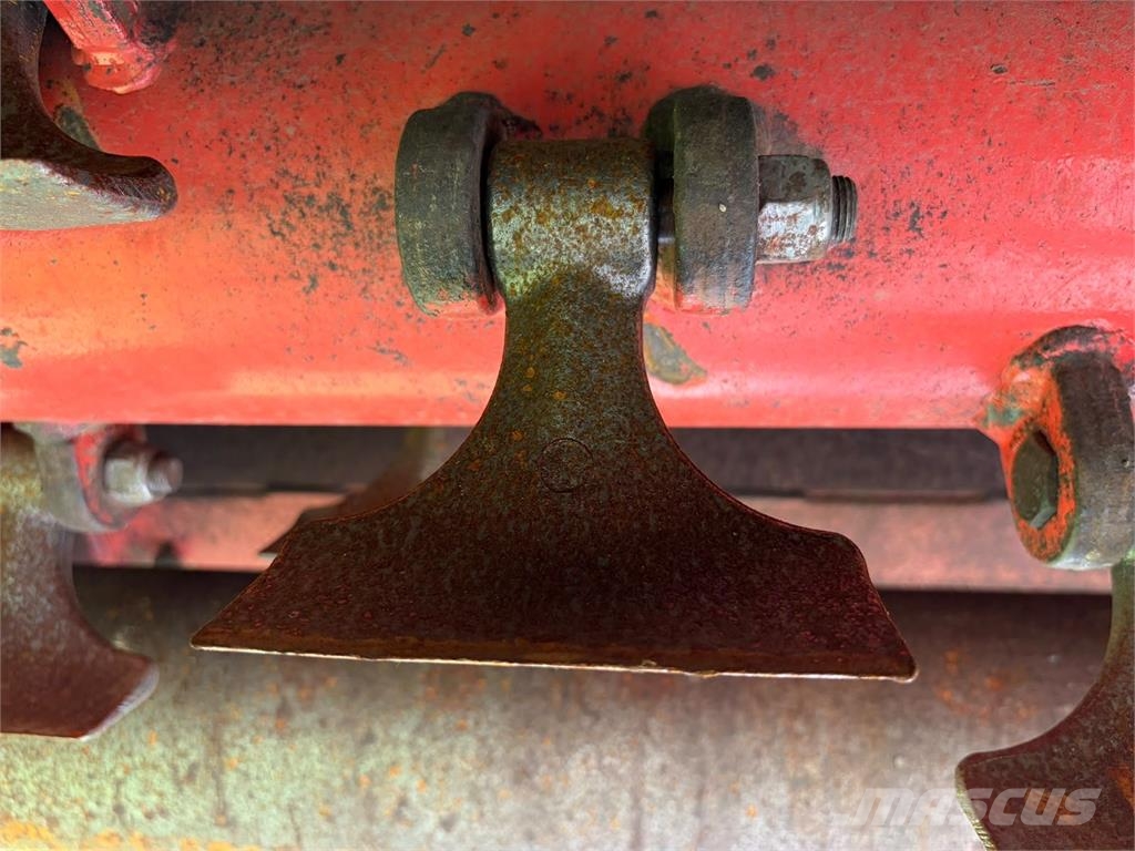 Maschio Brava 230L جزازات وأغطية المراعي