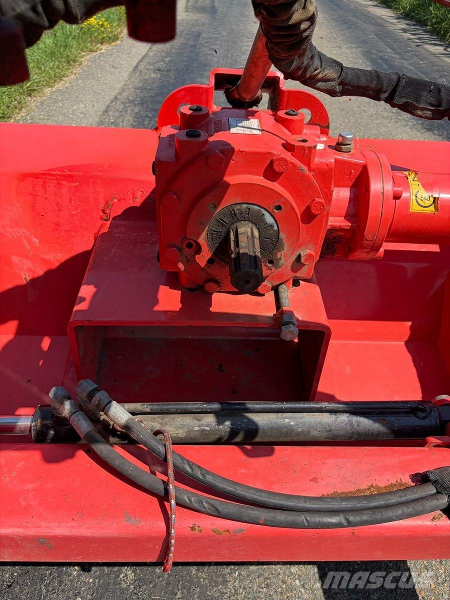 Maschio Brava 230L جزازات وأغطية المراعي