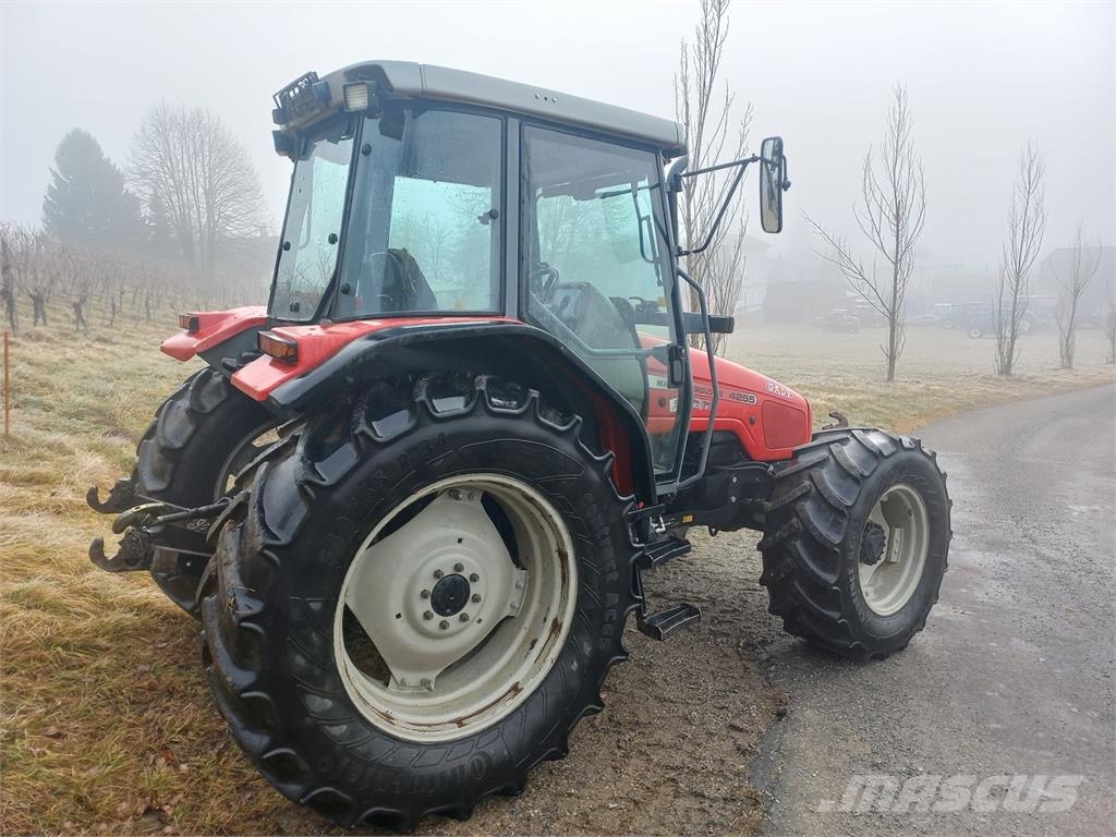 Massey Ferguson 4255-4 KL Tractoren
