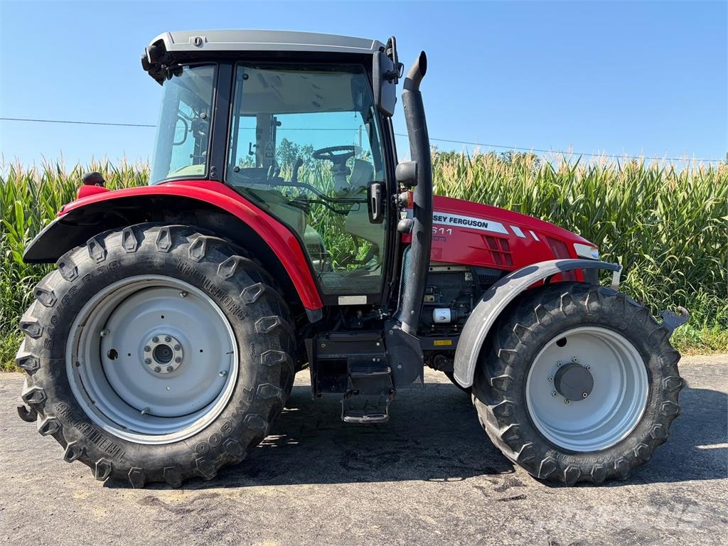 Massey Ferguson MF 5611 Dyna-4 Essential الجرارات