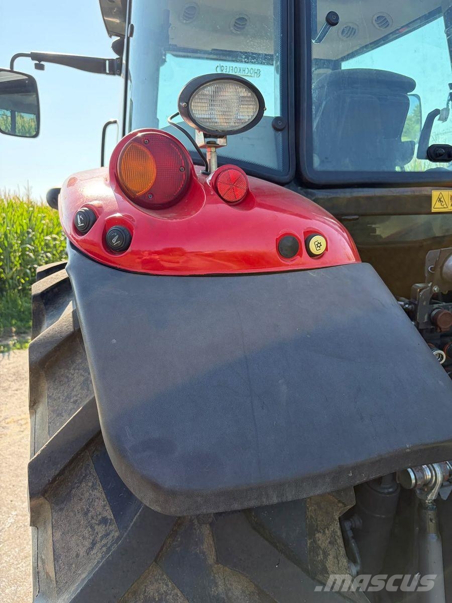 Massey Ferguson MF 5611 Dyna-4 Essential الجرارات