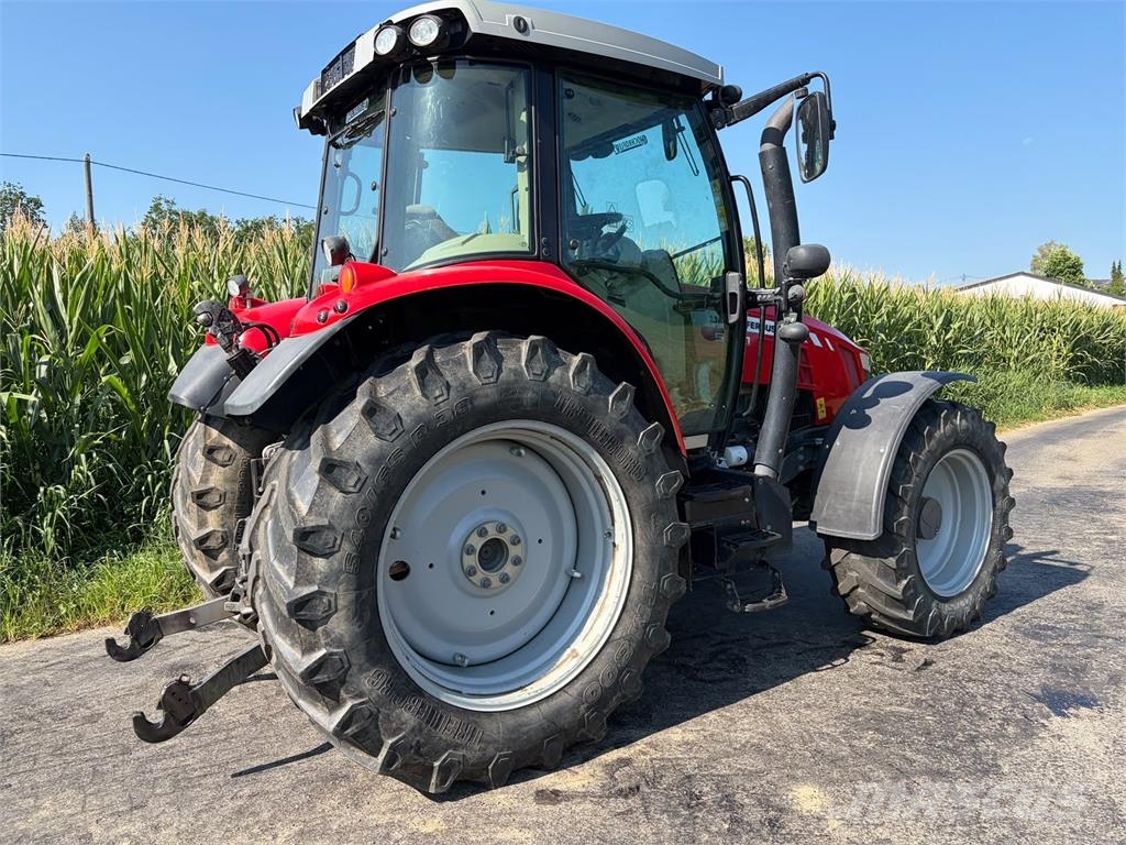 Massey Ferguson MF 5611 Dyna-4 Essential الجرارات