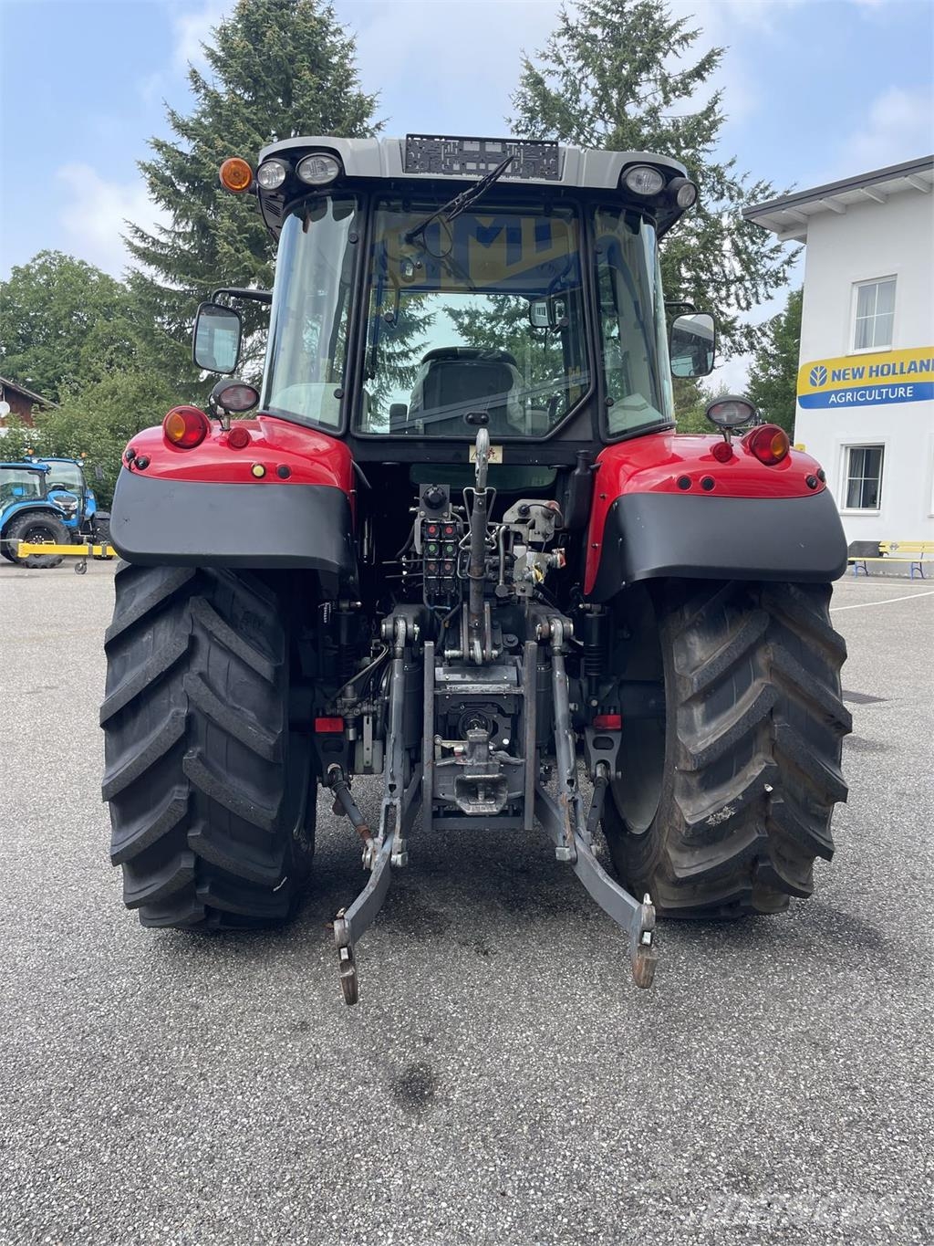 Massey Ferguson MF 5611 Dyna-6 Essential トラクター