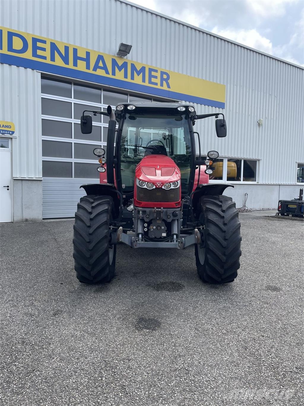 Massey Ferguson MF 5611 Dyna-6 Essential トラクター