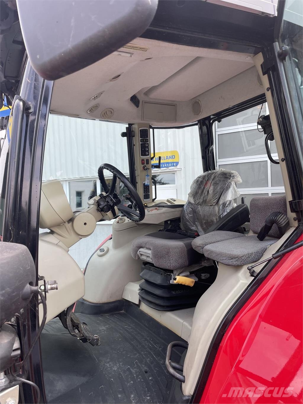 Massey Ferguson MF 5611 Dyna-6 Essential トラクター