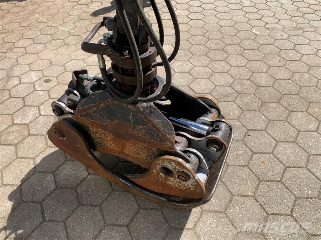 Mercedes-Benz MB-Trac 1000 الجرارات