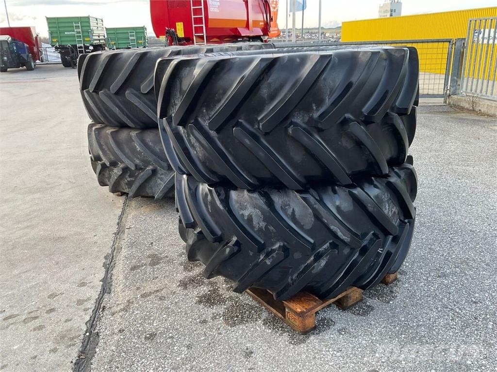 Michelin John Deere 650/65R42 und 600/65R28 Gume, točkovi i felne