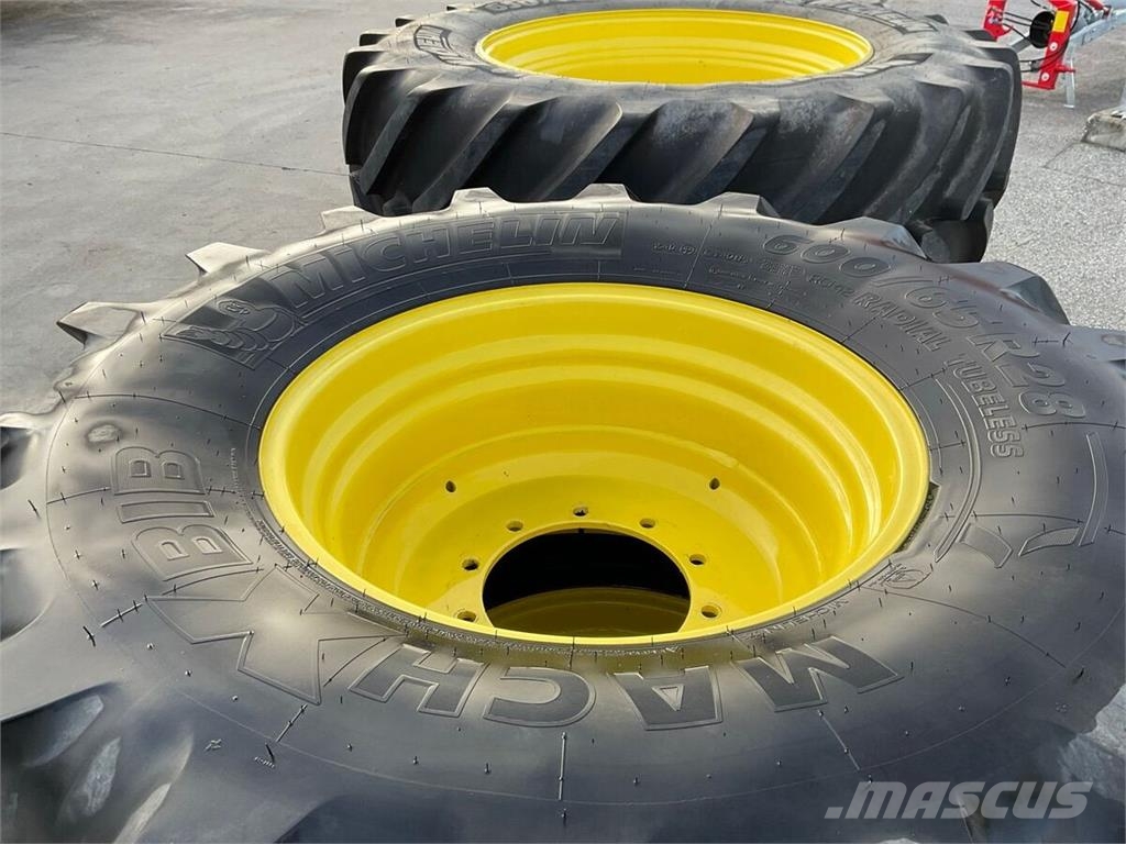 Michelin John Deere 650/65R42 und 600/65R28 Gume, točkovi i felne