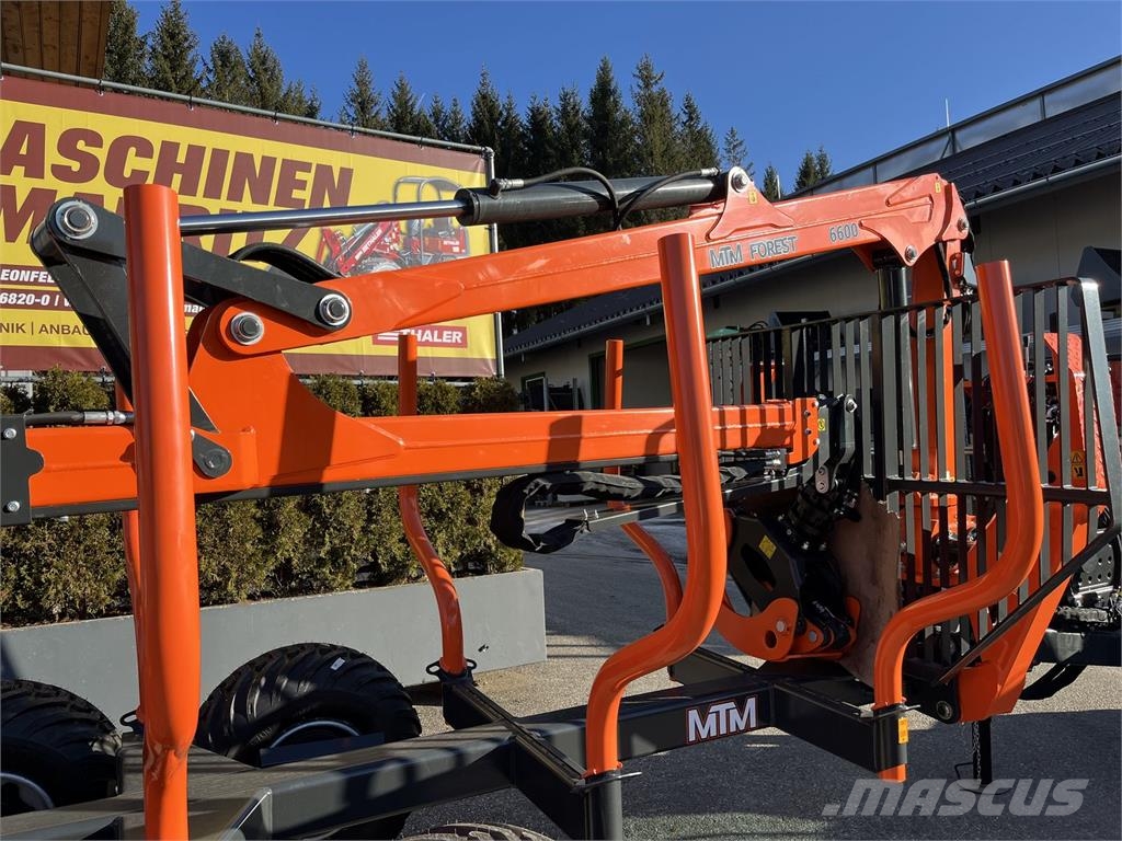  MTM Forest 10TX S60 mit MTM 7100 Kran 林業拖車