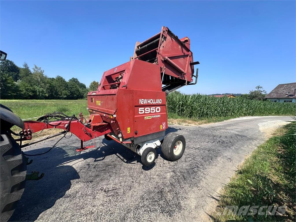 New Holland 5950 Rundballenpressen