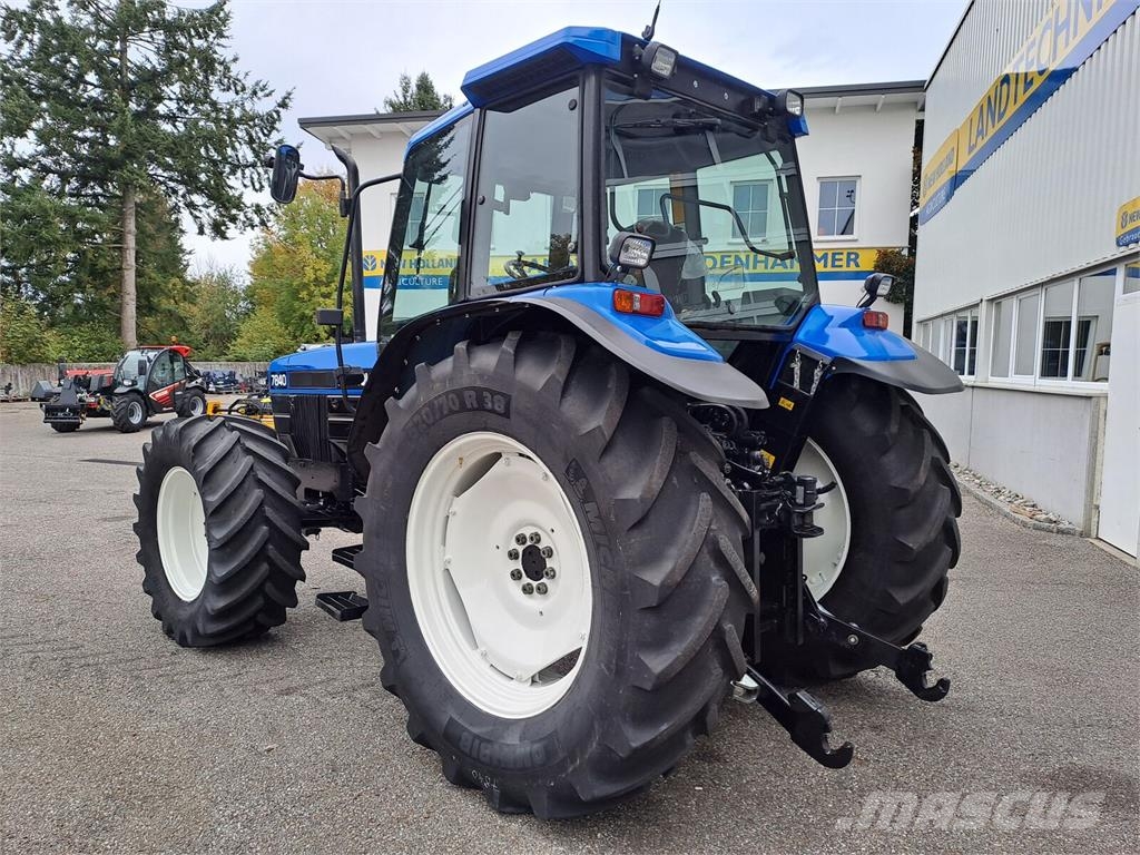 New Holland 7840 SLE الجرارات