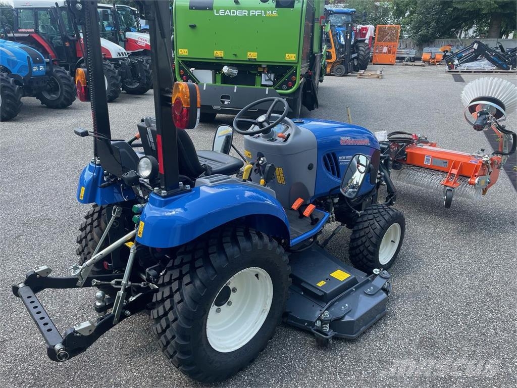 New Holland Boomer 25 Traktory