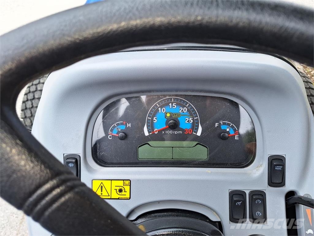 New Holland Boomer 50 Traktoren