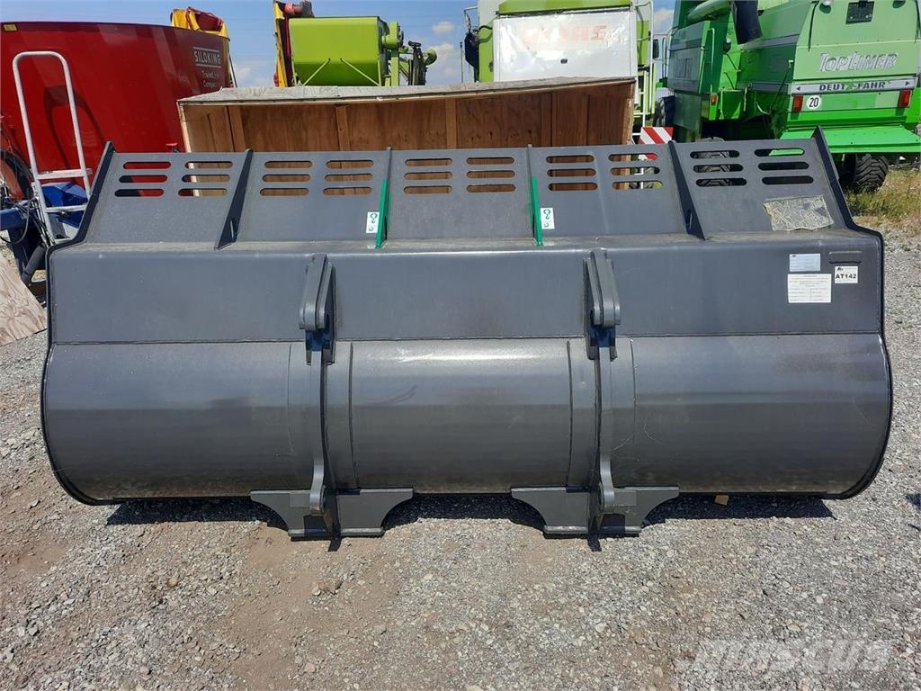 NEW HOLLAND/CASE LEICHTGUTSCHAUFEL 3m Sonstige Baumaschinen
