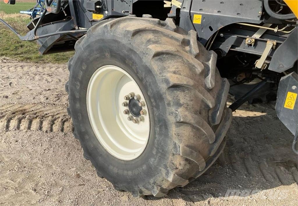 New Holland CR9090 Kombajni