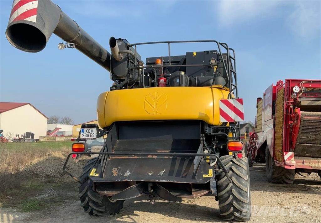 New Holland CR9090 Kombajni