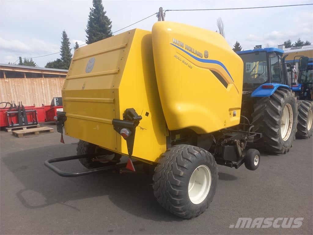 New Holland Roll Bar 125 Rundballenpressen