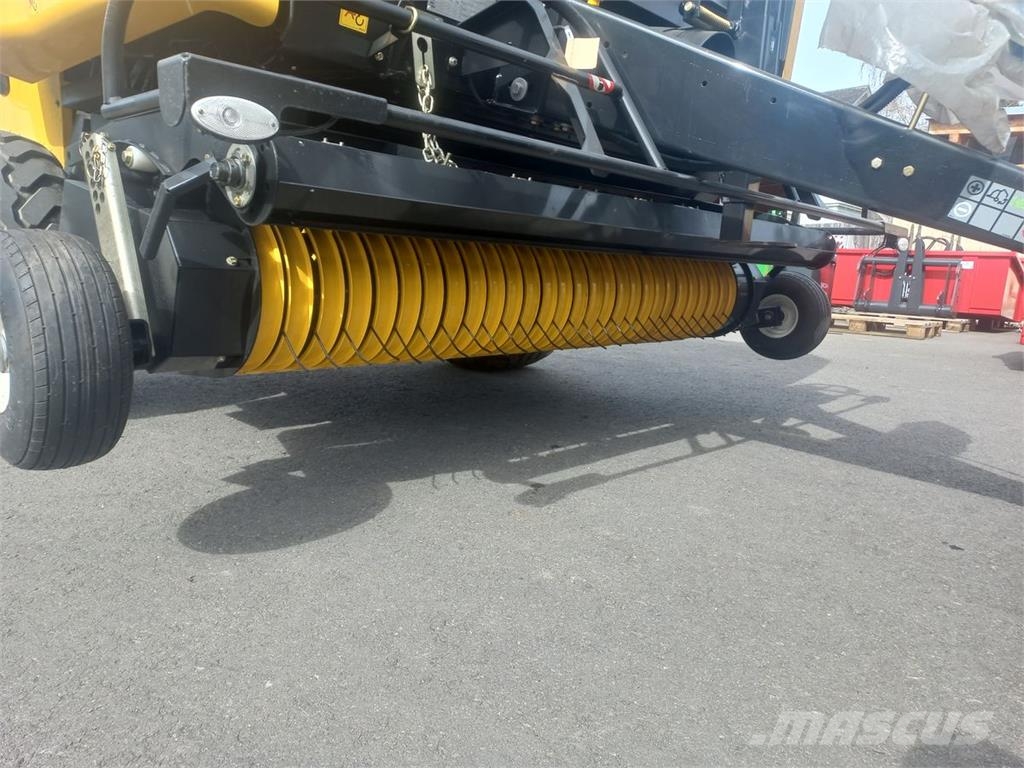 New Holland Roll Bar 125 Rundballenpressen