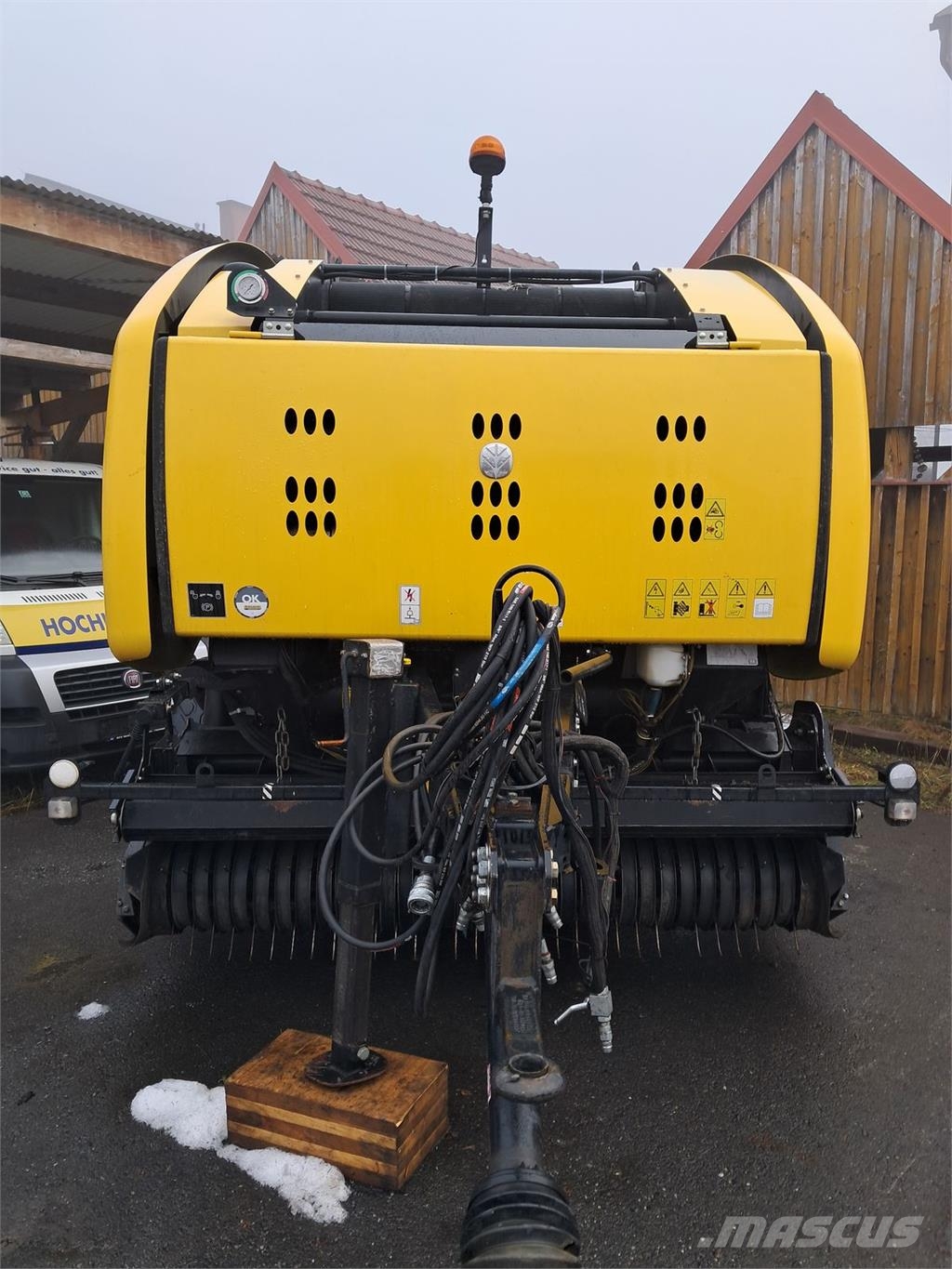 New Holland Roll-Belt 150 Rituļu preses