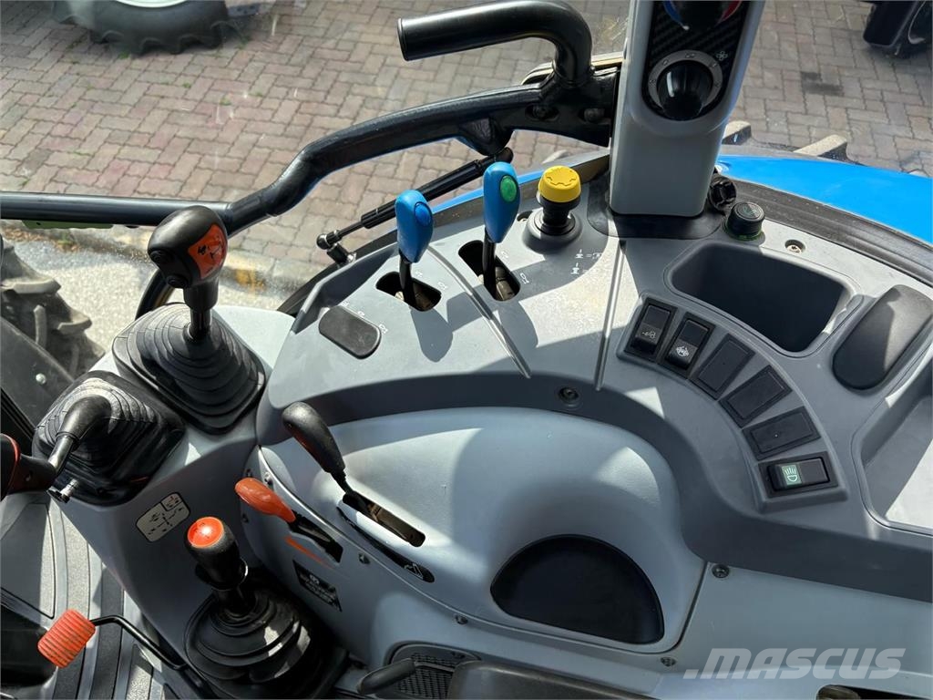 New Holland T4.75 Traktory