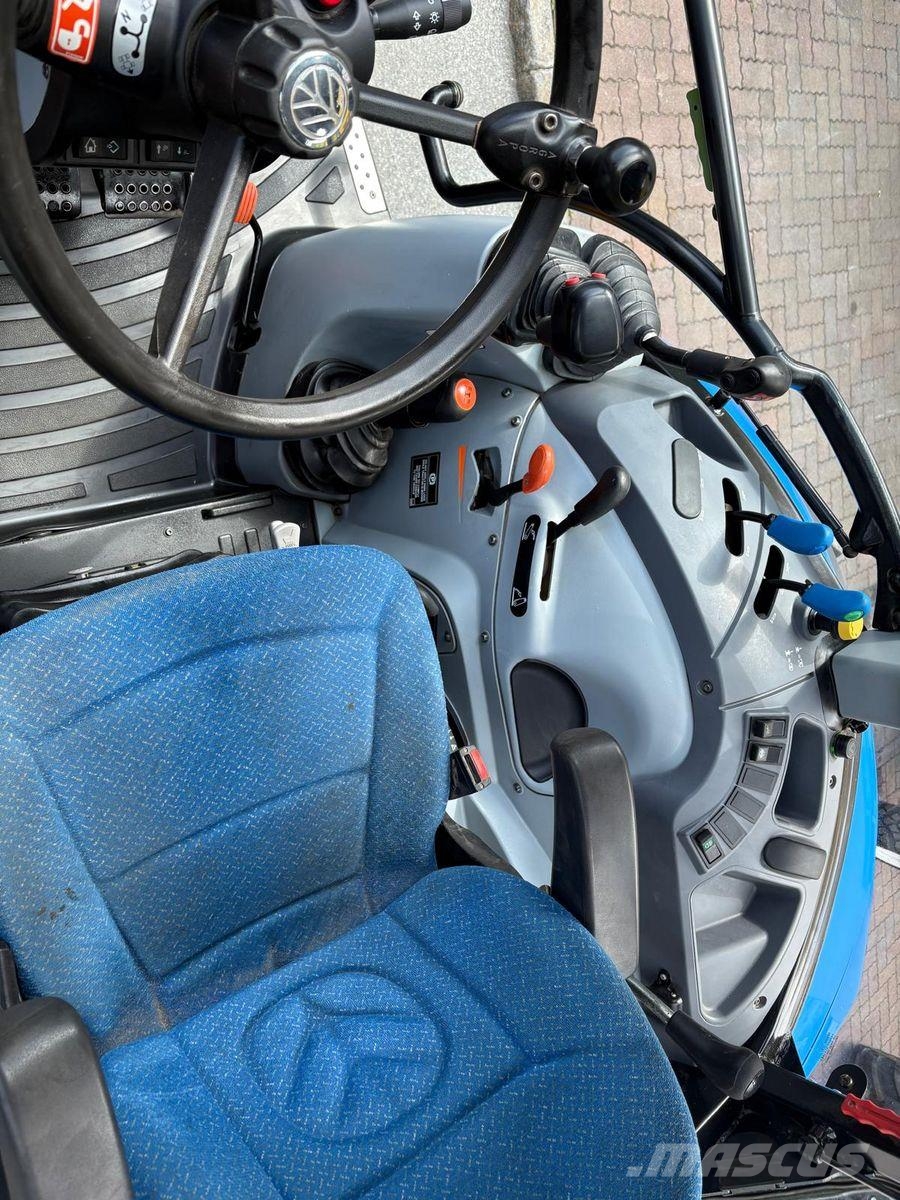 New Holland T4.75 Traktory