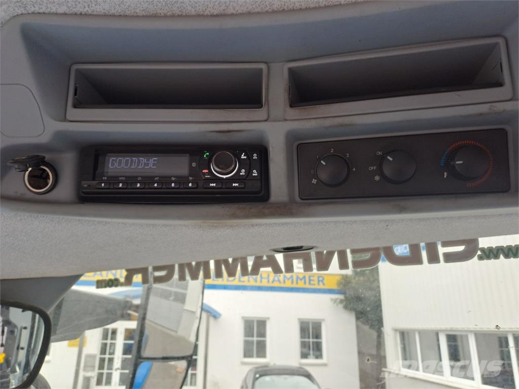 New Holland T6.145 Auto Command SideWinder II (Stage V) Traktorji