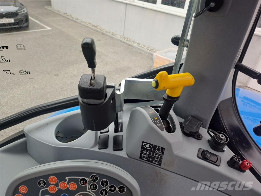 New Holland T6.145 Auto Command SideWinder II (Stage V) Traktorji
