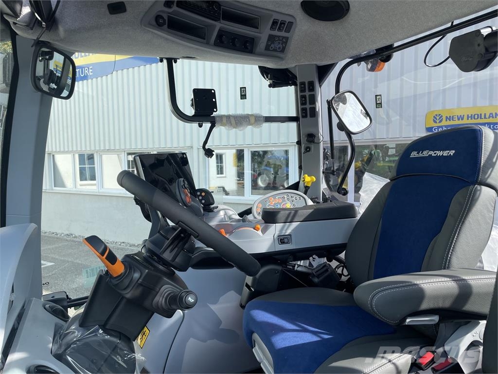 New Holland T6.180 Auto Command (Stage V) Traktorit