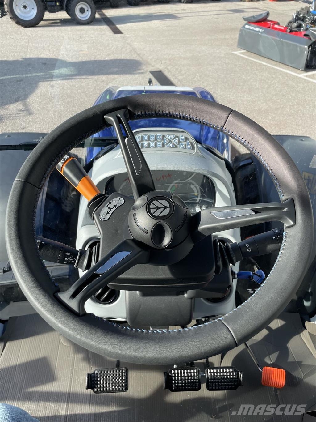 New Holland T6.180 Stage V الجرارات