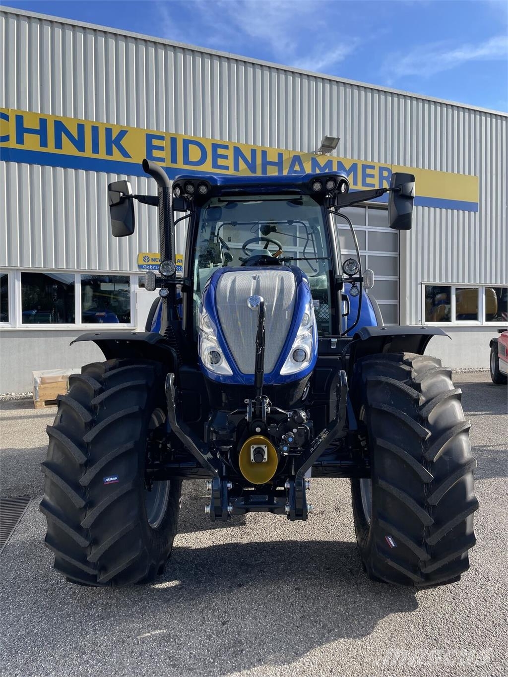 New Holland T6.180 Stage V الجرارات