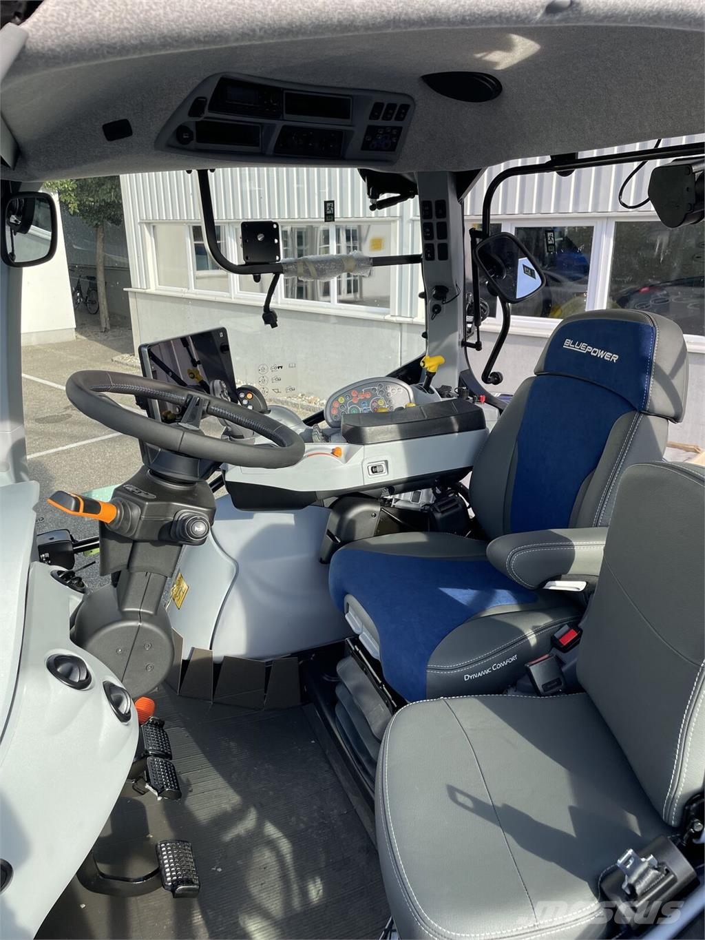 New Holland T6.180 Stage V الجرارات