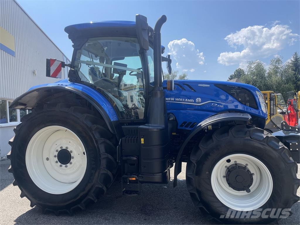 New Holland T7.230 PLM Auto Command Traktori