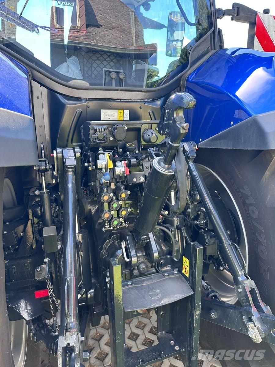 New Holland T7.300 PLM Auto Command Traktory
