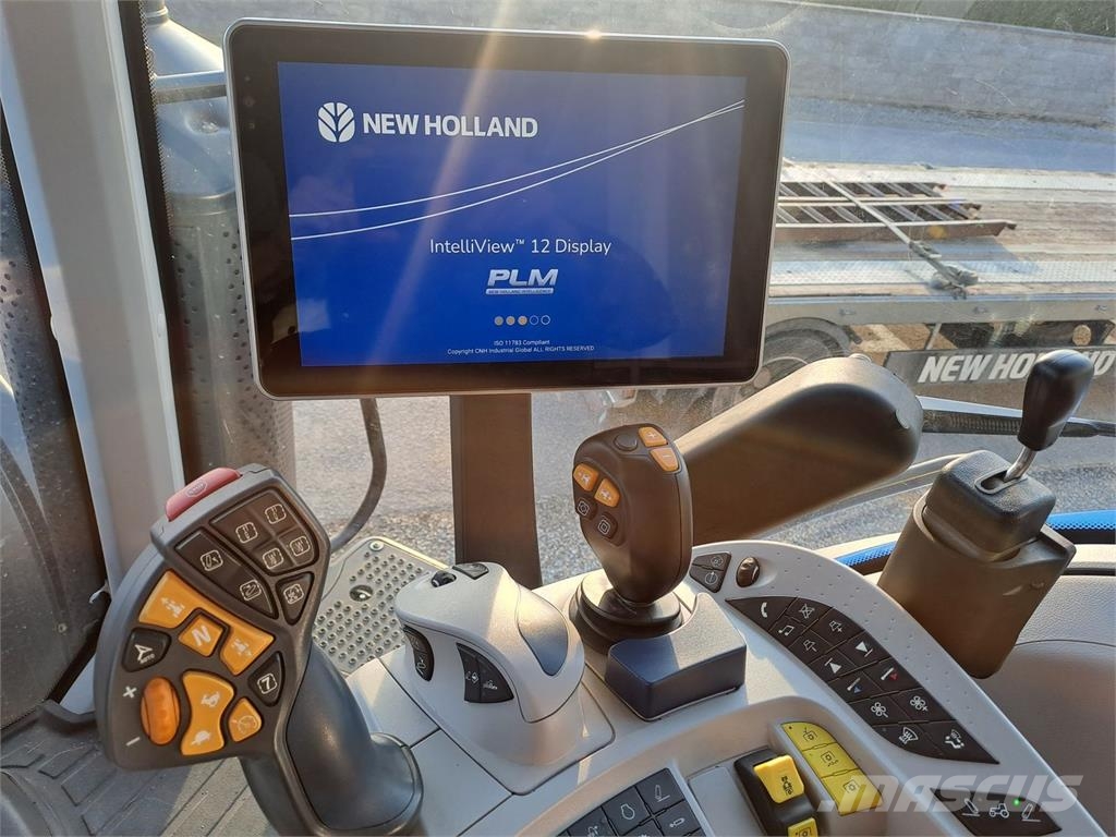 New Holland T8.380 Genesis Auto Command Traktory