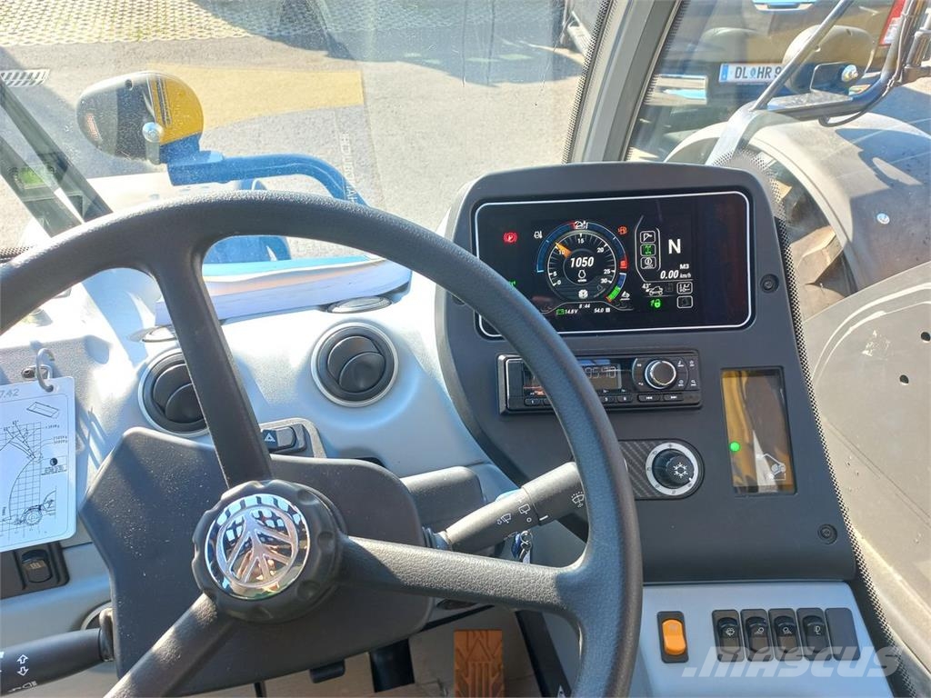 New Holland TH 7.42 Plus مناولات متداخلة