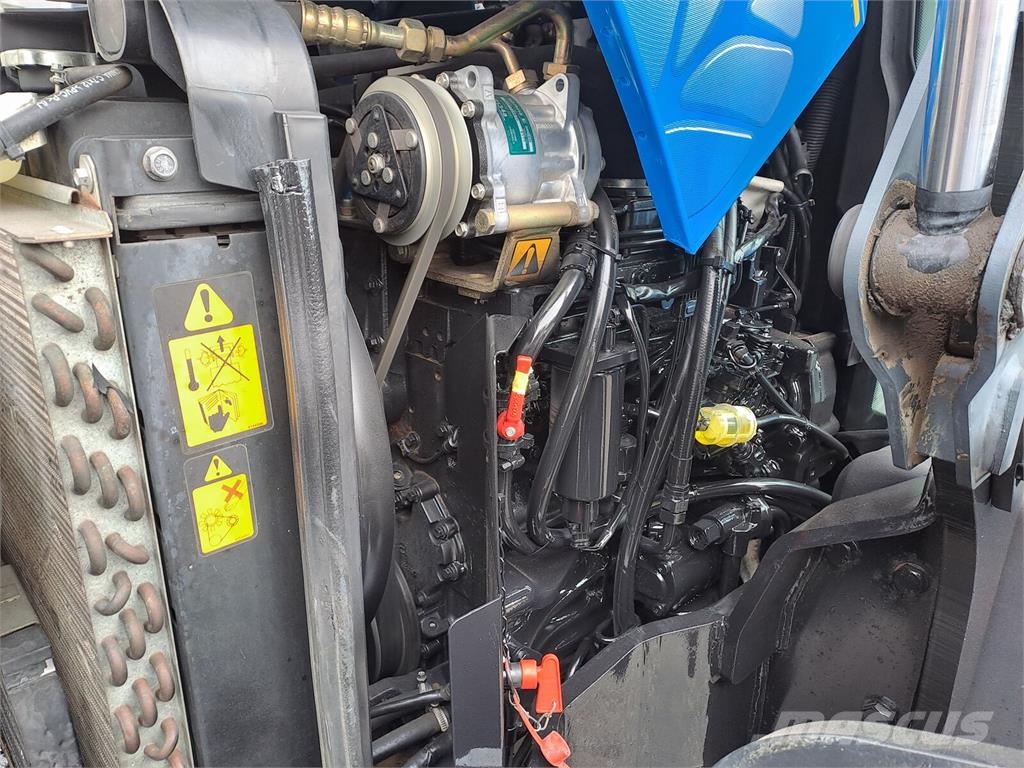 New Holland TL80A (4WD) الجرارات