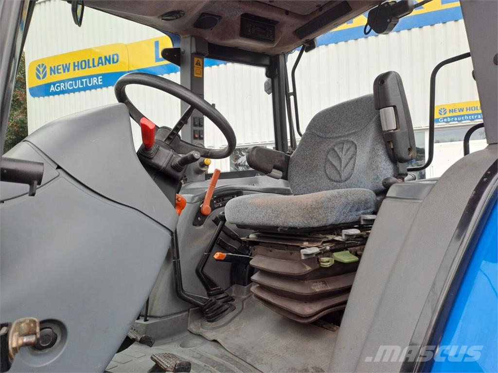 New Holland TL80A (4WD) الجرارات